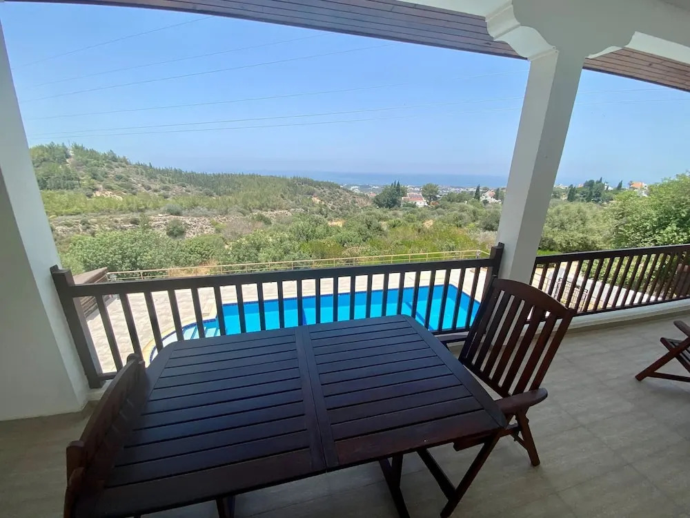 "villa She Ruz "