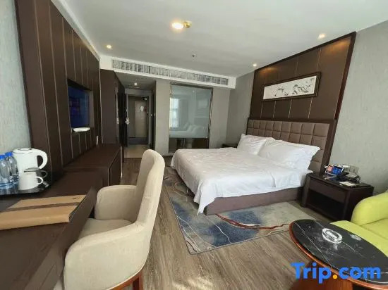 Wuyihai International Hotel (Huanghe Jiaotong College High-speed Railway Station)
