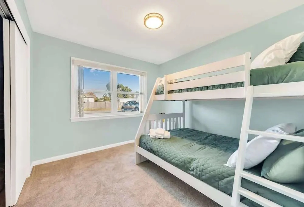 3 Blocks to Bay + Boat Parking + Renovated + 3 Bd