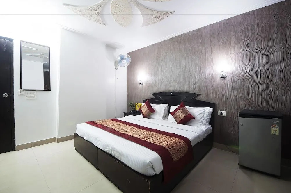 Airport Hotel Paradise Inn