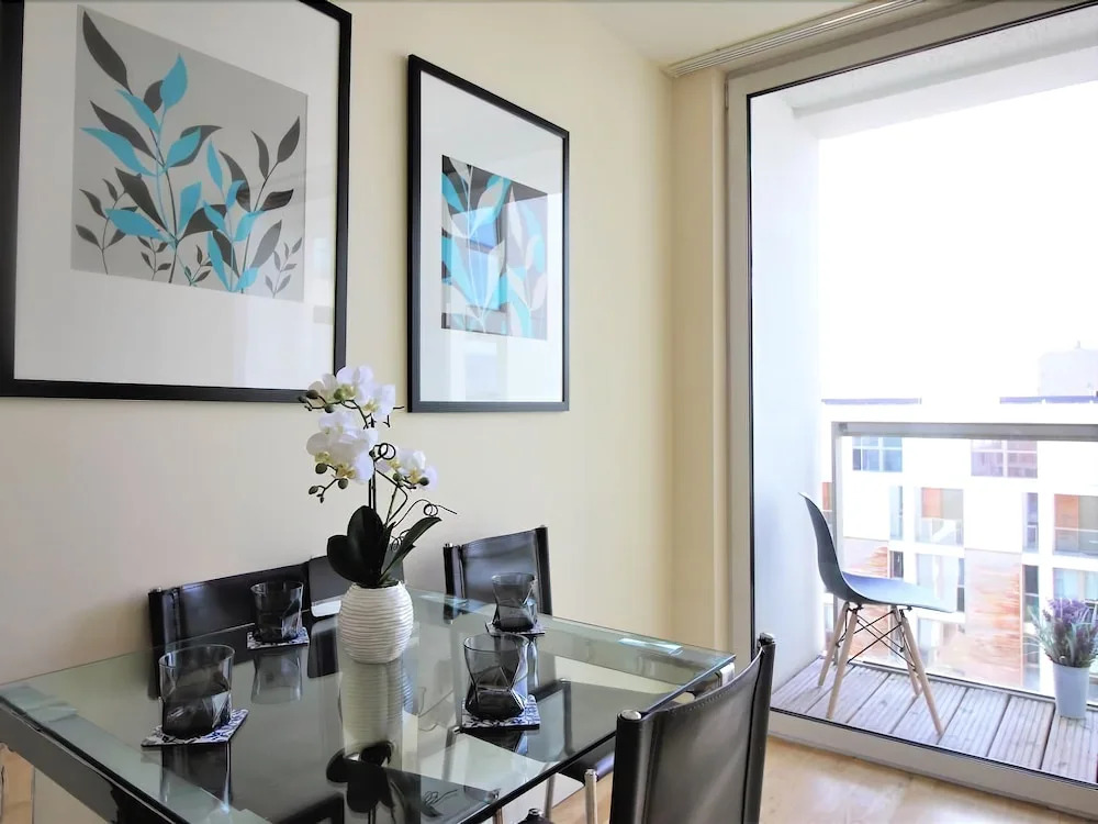 Extravagant Court Apartment