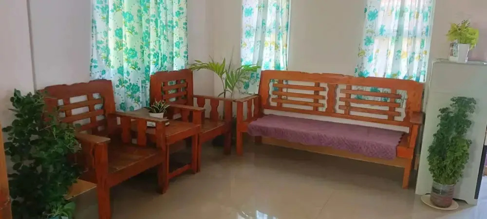 Room-aremen Transient, the no Hassle and