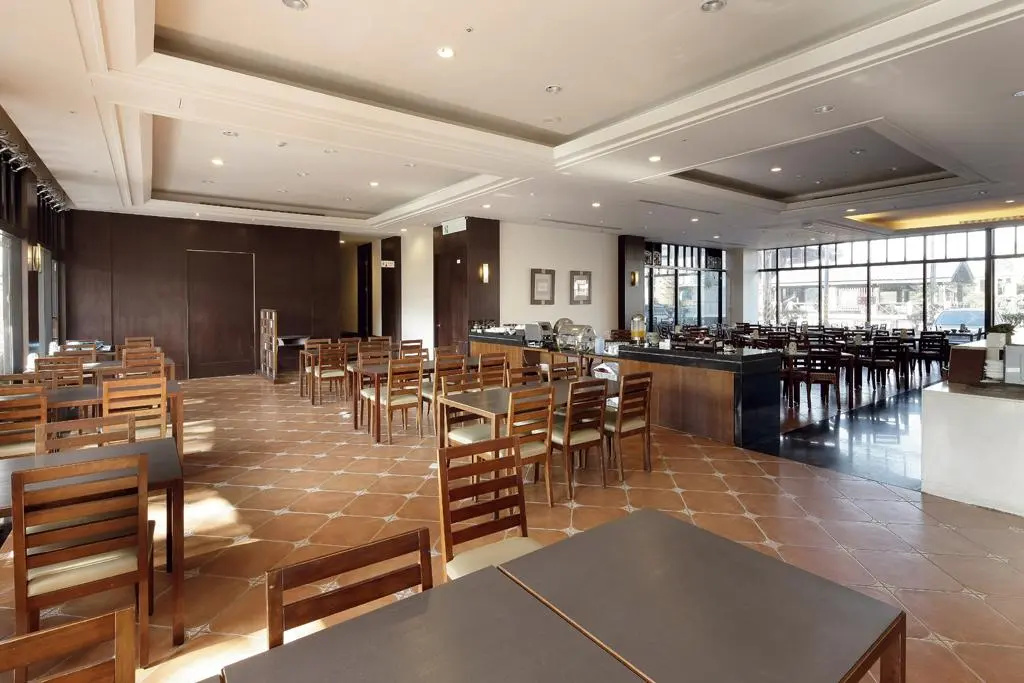 The Loft Seaside Suites
