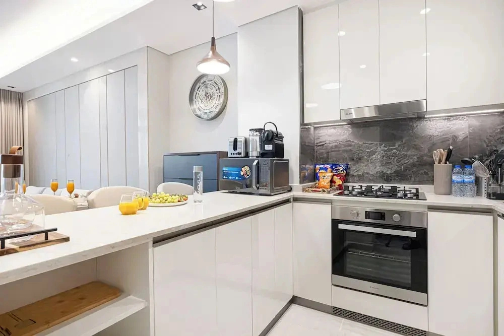 Nobles Suites by Hostiva - City View