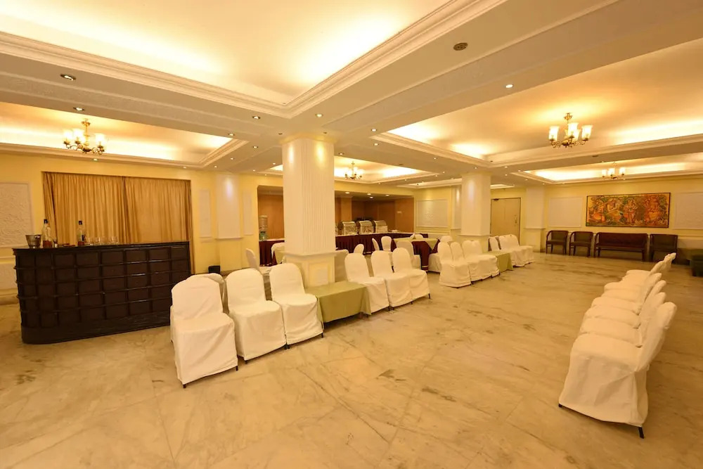 OYO 6760 Chowdhury Estate Premium