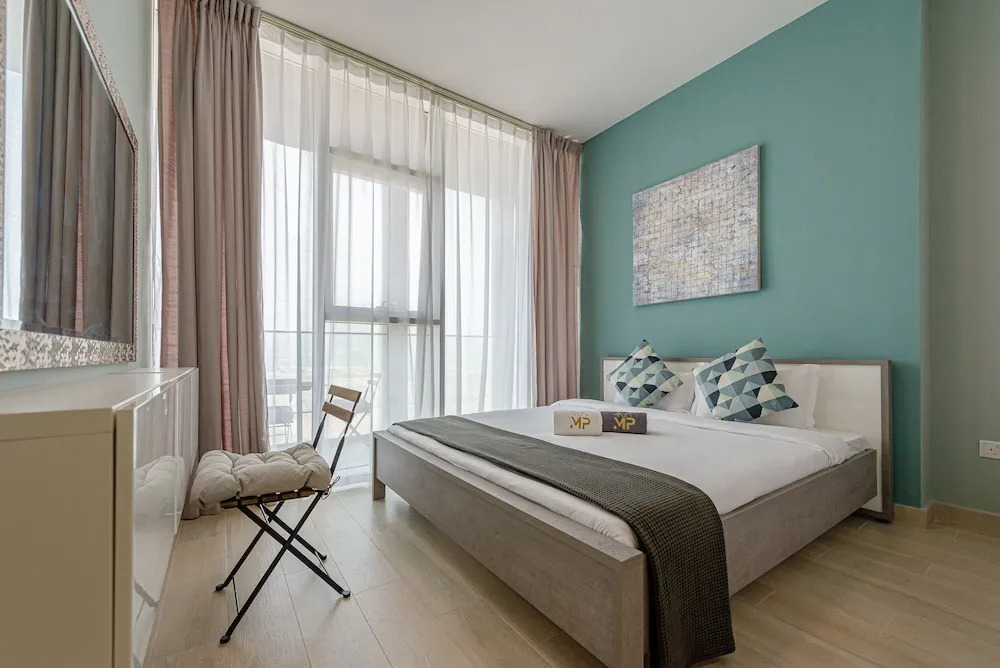Marco Polo - Park and Skyline Views From this Cozy Apt in JVC