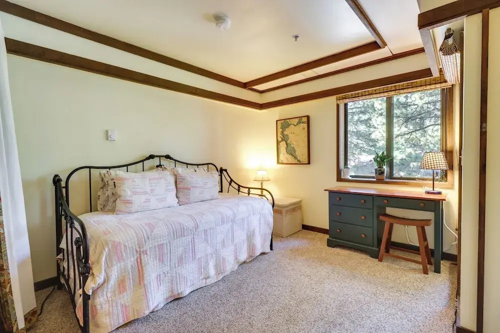 Walk to Ski Shuttle: Incline Village Condo