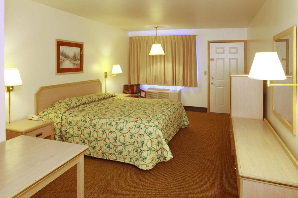 Tiki Lodge Motel