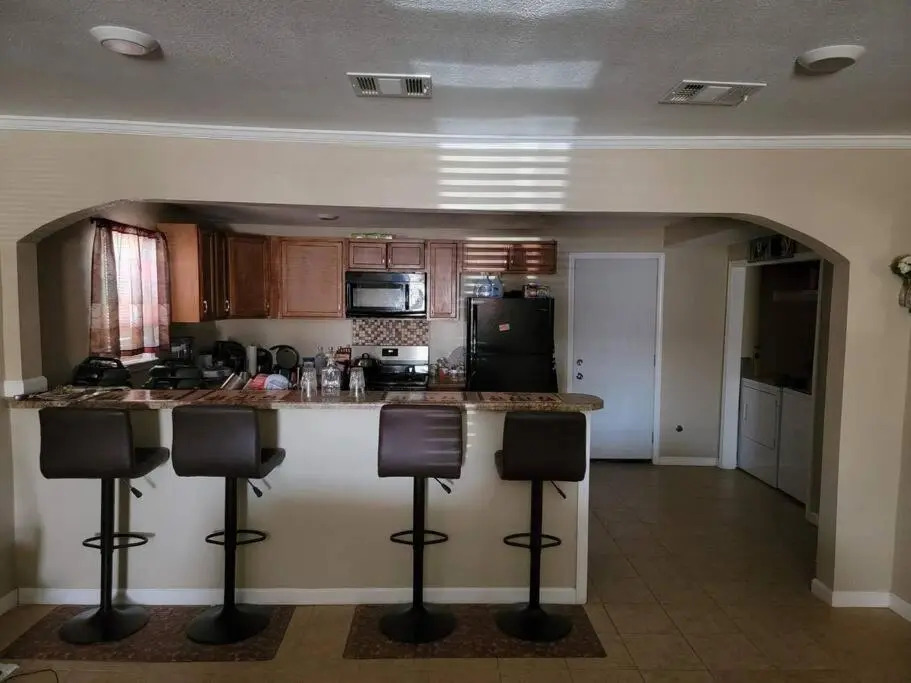 City Cottage 2BR/1BA Near Downtown