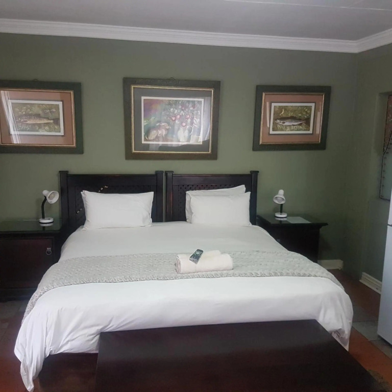 Izimbali Lodge and Restaurant
