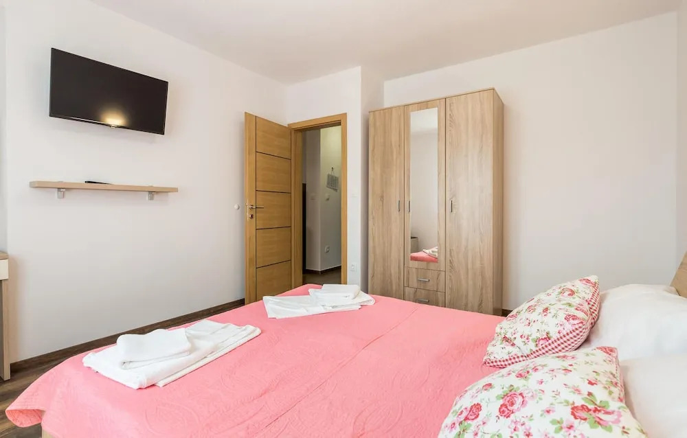 Awesome Apartment in Banjol With 2 Bedrooms, Wifi and Outdoor Swimming Pool