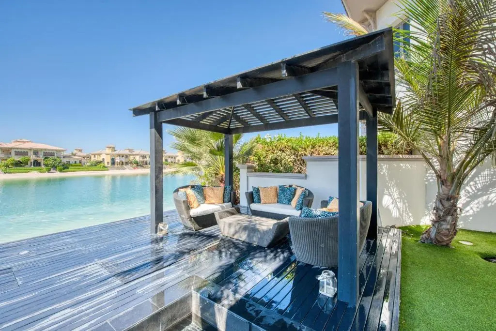 Maison Privee - Glamourous Beachfront Villa on The Palm w/ Pool