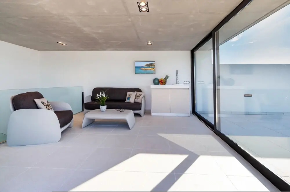 Montblau in Buger With 4 Bedrooms and 5 Bathrooms