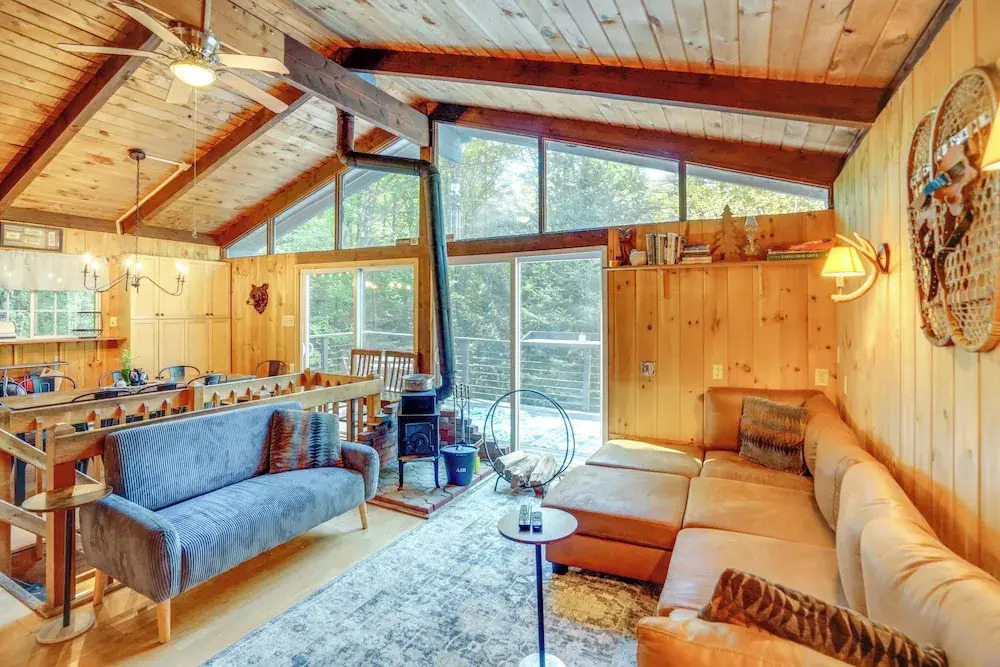 Treehouse Chalet Near Mt. Snow w/ On-site Trails!