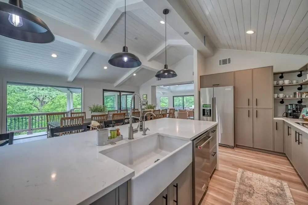 Luxury Riverfront Villa with Firepit & Gameroom