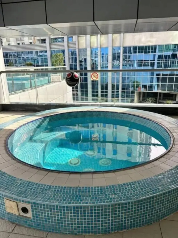 Whitesage - Marina Gem, Fancy Apartment with Waterfront Views, Dubai