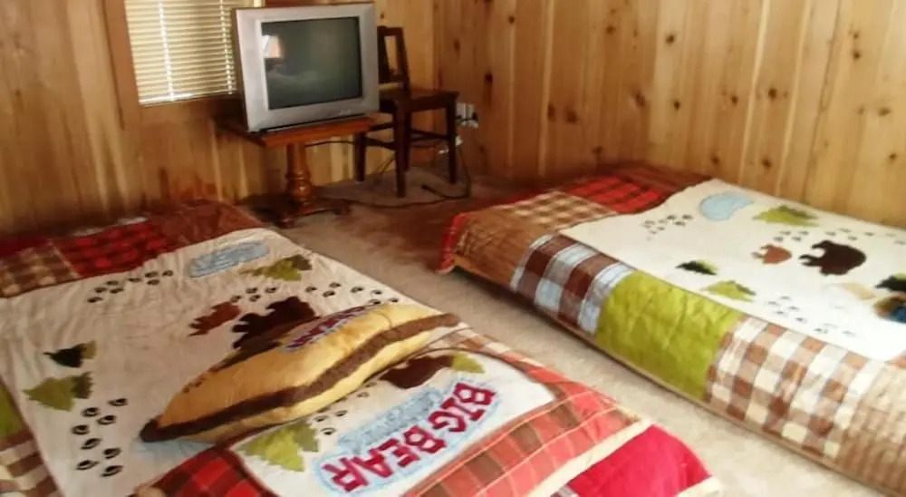 Cedar Pines Resort