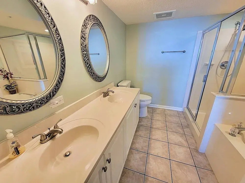 Ashworth 1005 4 Bedroom Condo by RedAwning, North Myrtle Beach