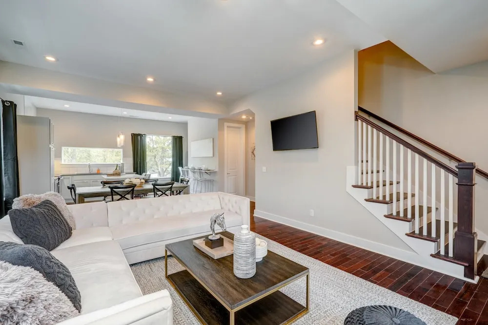2nd Ave S Townhouse Unit C10 - 3 Br Townhouse