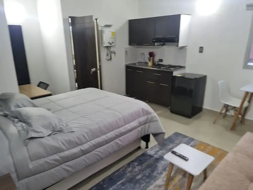 RG33 ApartaSuites