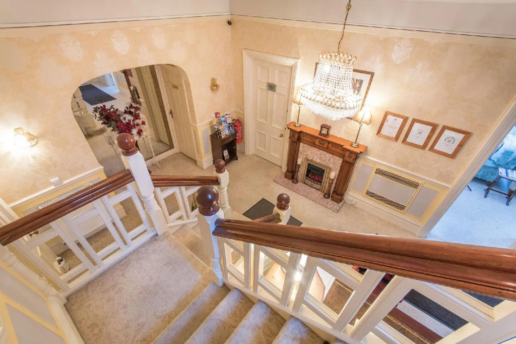 Grovefield Manor