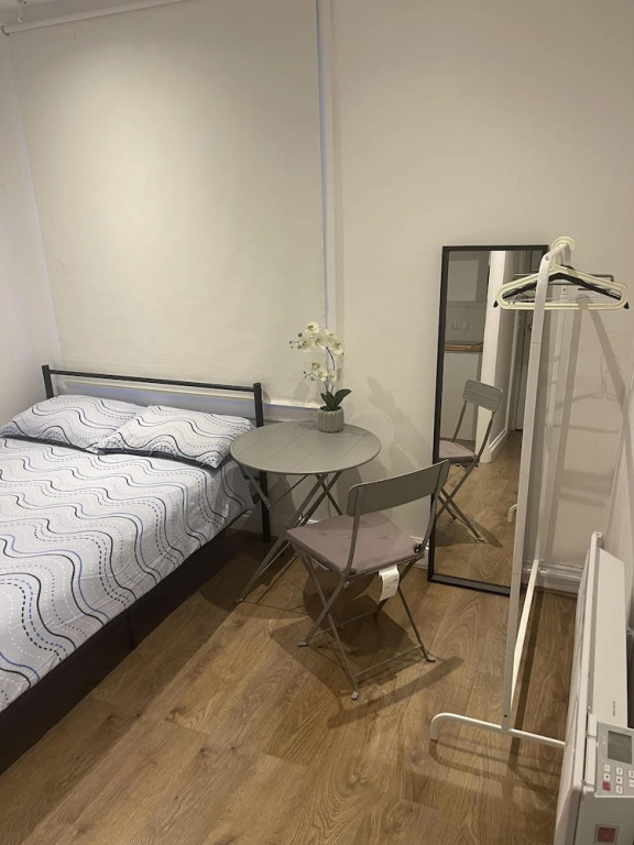 Charming Studio in London - 1 Person Only