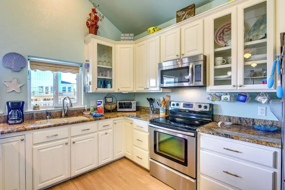 Ocean-view Balcony! Coastal Haven in Crystal Beach