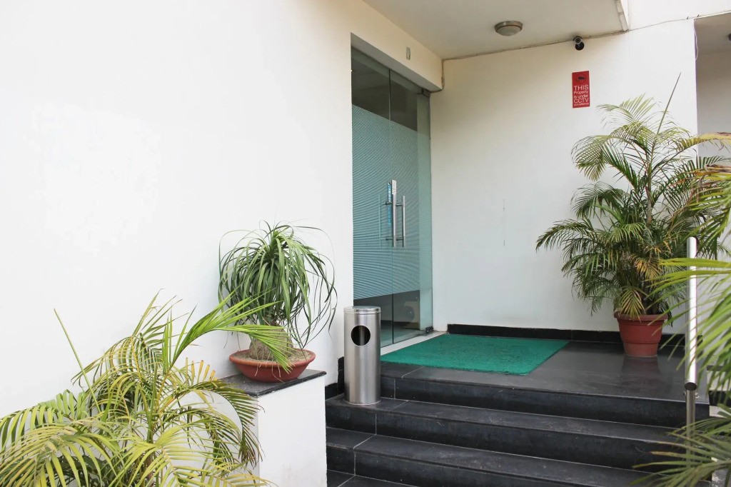 Hotel Camria by OYO Rooms