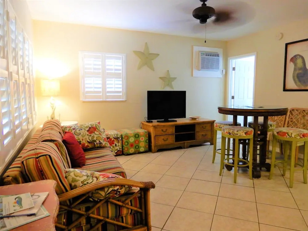 Coconut Grove Resort by Techtravel