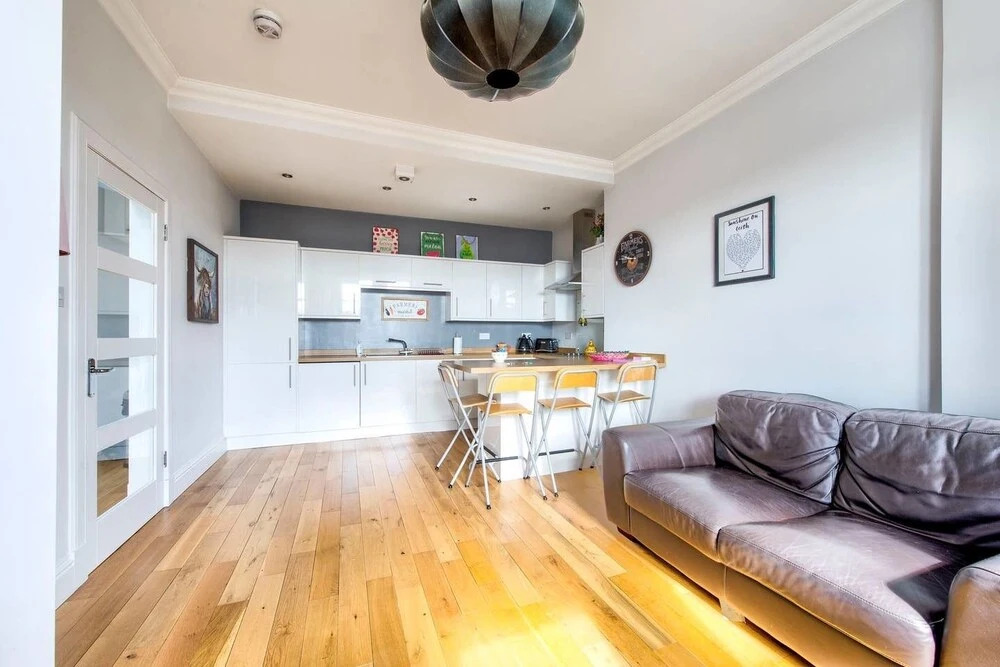 Lovely 1 Bedroom Flat Close to City Centre + Free On-street Parking