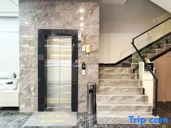 Yunju Business Hotel (Guilin High tech Wanda Qixing District Government Center Branch)