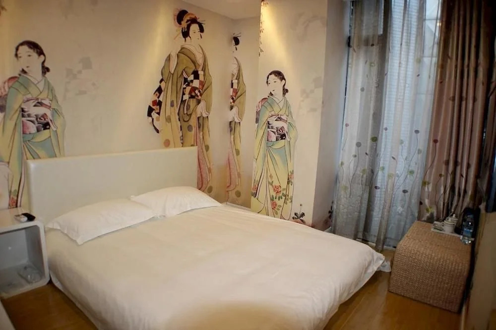 Passerby Fashion Theme Hotel