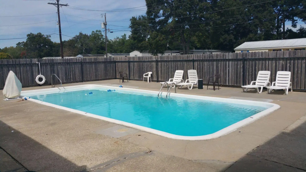 Sunbelt Lodge Motel