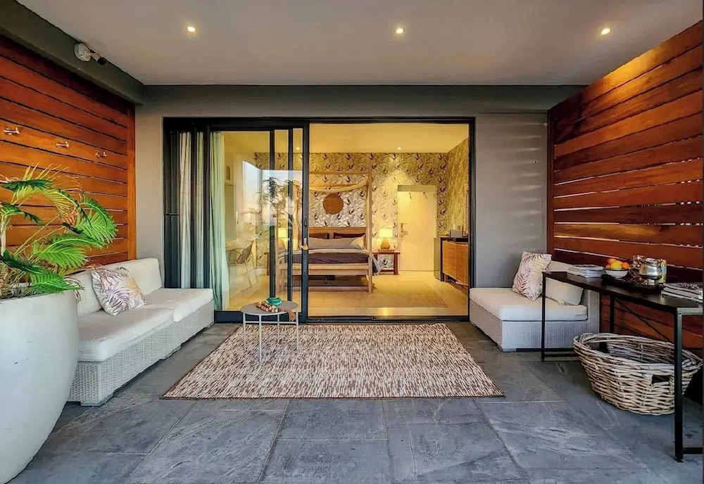 Room-luxury Couples Suite Ocean View &