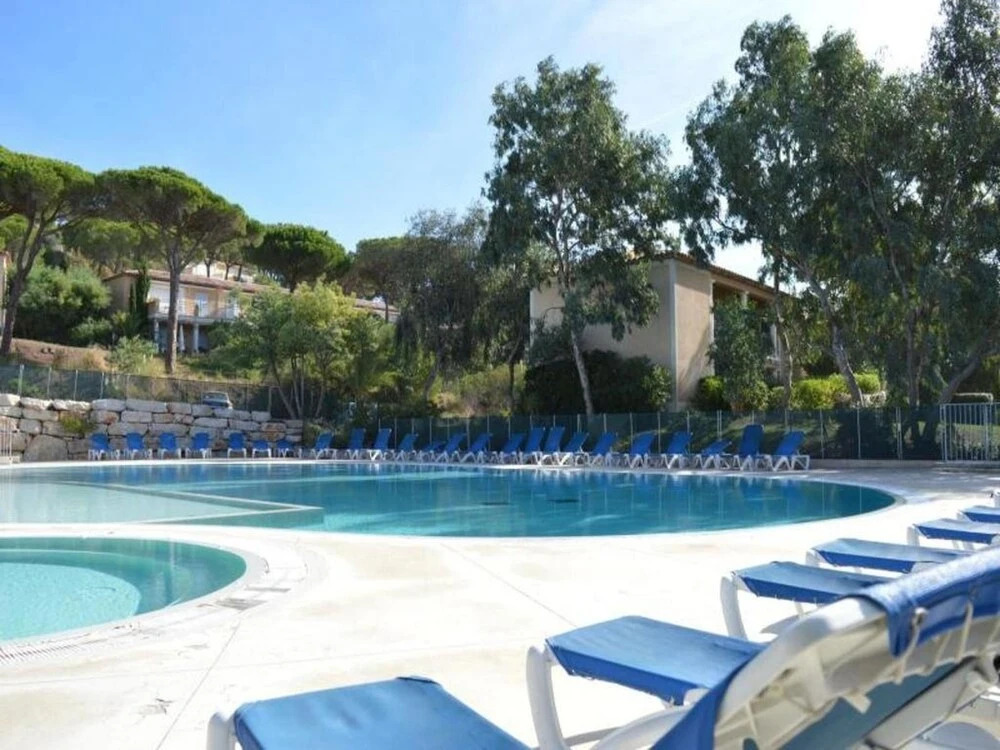 Apartment With 2 Bedrooms in Sainte-maxime, With Pool Access, Enclosed