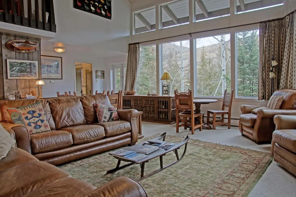 16 Forest Rd - 5 Br Home