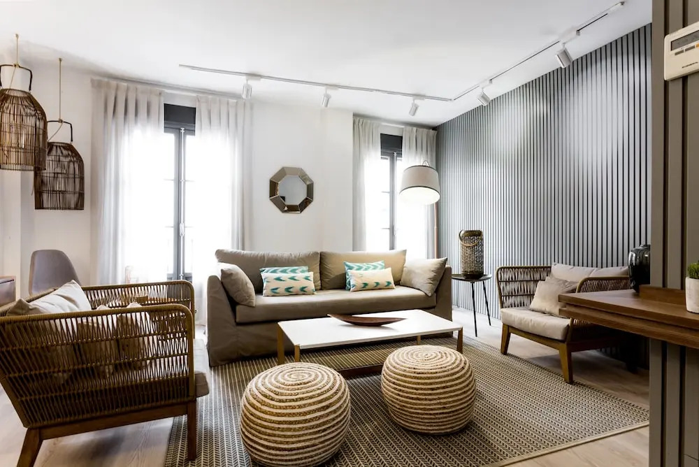 ELEVEN Apartments Real de la Carretería, by Homing U