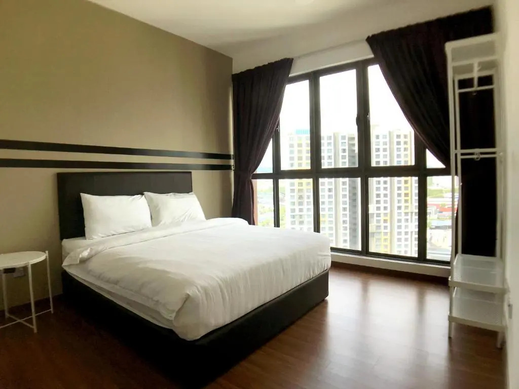 Amerin Mall & Suites