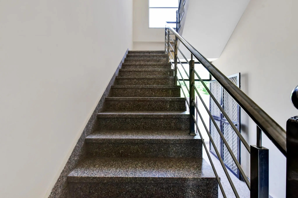 OYO 82184 Hotel Arn Plaza