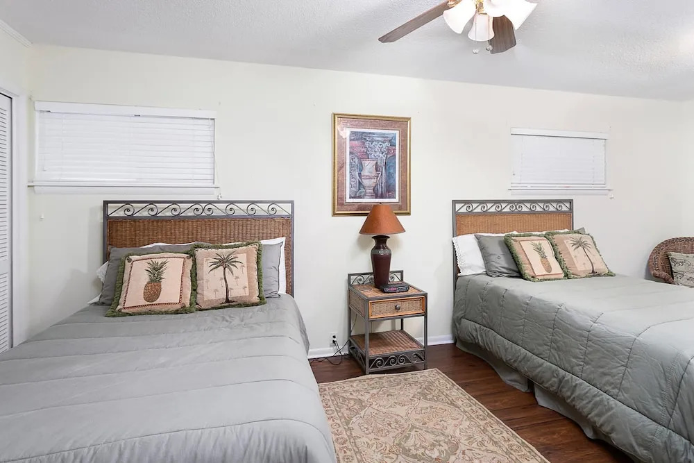 11908 Old Demere Rd by Hodnett Cooper