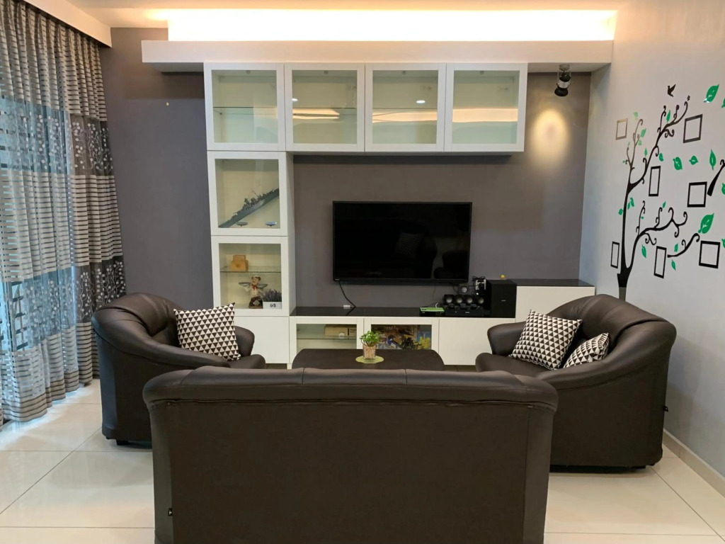 KS1 HOMESTAY SKY MIRROR DOUBLE STOREY HOUSE