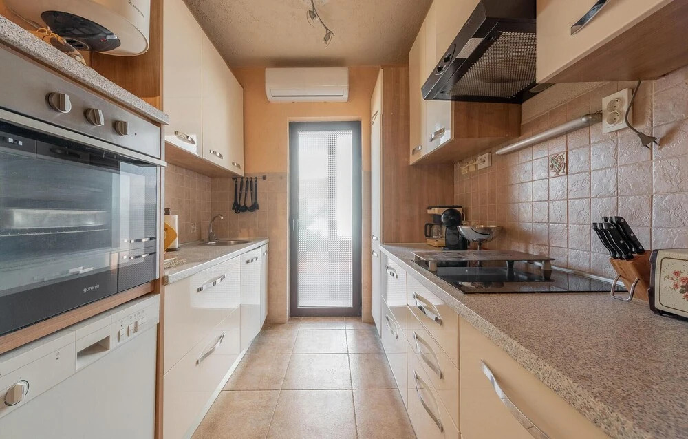 Awesome Home in Vrsi With 2 Bedrooms and Wifi
