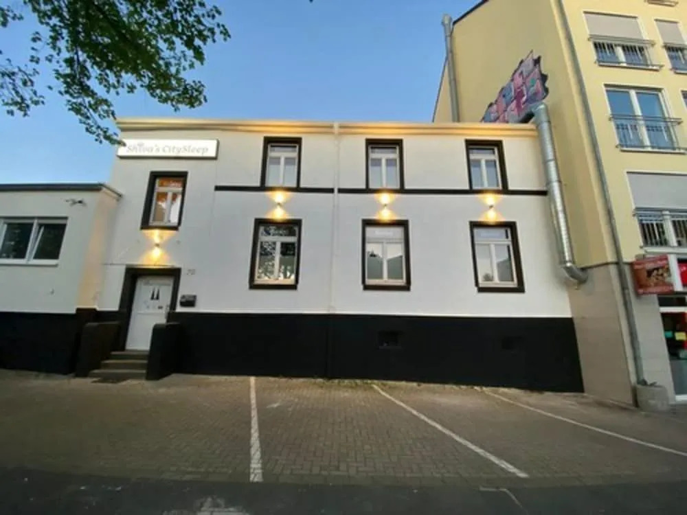 Shivas City Aparthotel