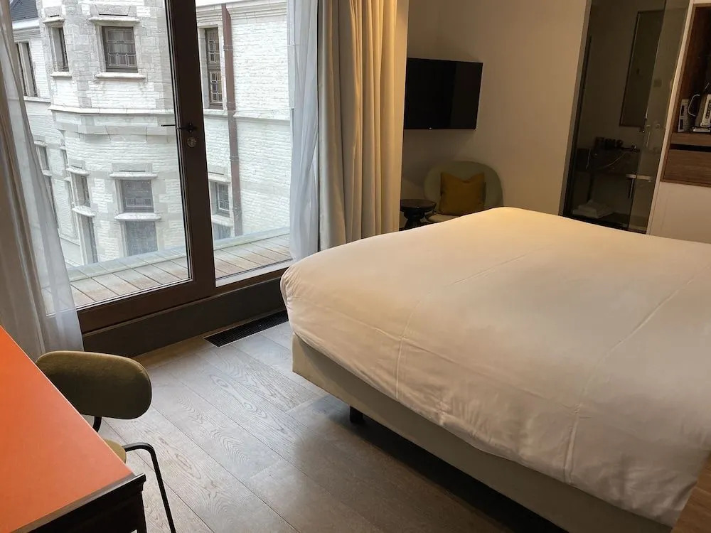 Hotel The Fourth - Tafelrond