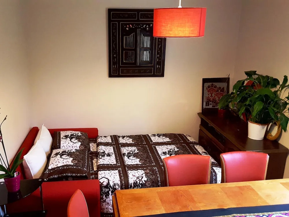 Apakabar Homestay - proche gare Melun, parking privé, Netflix