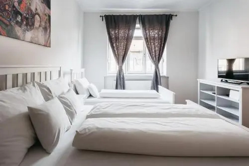Bond Apartment
