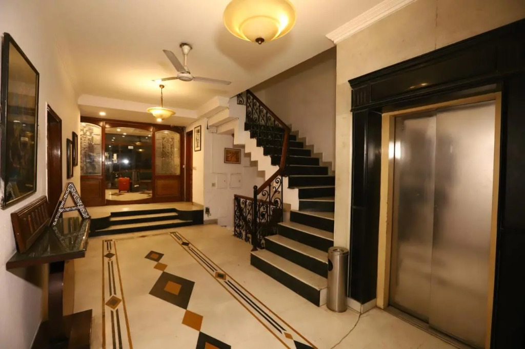 Hotel Ambica Palace AIIMS New Delhi - Couple Friendly Local ID Accepted