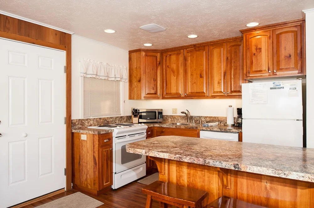 Three Bells 3 Br home by RedAwning