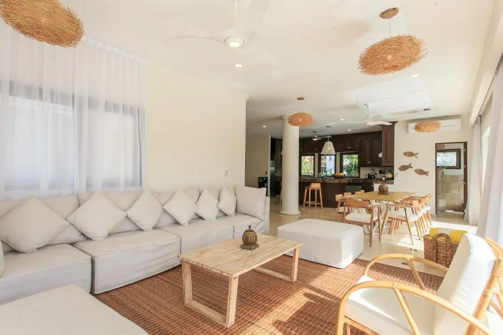 Steps to Best Beach VILLA UNICA 6Bedroom