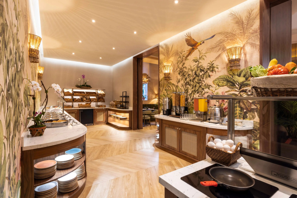 The Palms Hotel & Spa